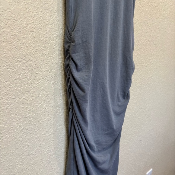 James Perse Classic Skinny Dress in North / Grey/Blue Ruched T-Shirt Dress - Picture 3 of 10